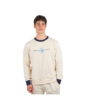 Basic-Sweatshirt Superb.
 Rundhalsausschnitt.
 Markenprint auf der Vorderseite.
 Gerippte Bündchen und Bund.
 Nähte in Ton gehalten.
 Zusammensetzung: 96% Baumwolle, 4% Elastan
 Pflege:
- Waschen bei max. 40ºC.
 - Kein Bleichmittel verwenden.
 - Bei niedriger Temperatur bügeln.
 - Nicht chemisch reinigen.
 - Keinen Trockner verwenden.