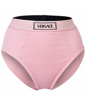 Gerippter Slip mit hohem Bund von der Marke VERSACE. Aus hochwertiger Stretch-Baumwolle, elastischer Taillenbund mit eingearbeitetem Logo.