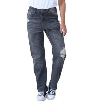 MYT dames wide leg distressed, ripped High Waisted jeans is gemaakt van hoogwaardige denimstof.- -. Hij zit hoog en nauwsluitend op de taille met een dramatisch A-lijn beensilhouet dat naadloos aansluit op je heupen.- -. De distressed details geven deze jeans een edgy look. - -. De five-pocket styling en knoop- en ritssluiting geven deze jeans een klassieke touch. Een merklabel op de achterkant zorgt voor een kenmerkende afwerking.- -. De stof is gemengd met 2% elastaan, wat lichte bewegingsvrijheid en comfort geeft.- -. Het klassieke wide leg straight fit ontwerp van deze jeans voor dames maakt hem ongelooflijk veelzijdig.- -. Combineer ze met je favoriete blouse of een casual T-shirt.