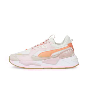 Specificaties: Streetstyle sneakers met gekleurde details in verschillende stoffen. De schoen is voorzien van Running System dempingstechnologie en een tussenzool van polyurethaan voor een comfortabele pasvorm Bovenwerk: Leer en stof Vetersluiting: Ronde veter Type zool: Antislip rubberen zool, verhoogd op de hiel Genummerd: UK