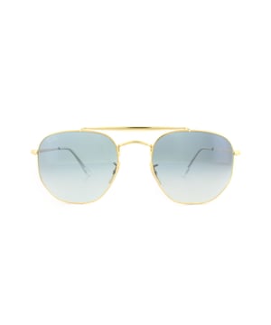 Las gafas de sol Ray-Ban Marshal 3648 001 / 3F Gold Light Blue Gradient son una versión única del estilo Aviator con montura hexagonal redondeada que aporta nuevos ángulos y un look contemporáneo a la moda. El doble puente añade más encanto y estilo y las patillas planas rematan la montura a la perfección.