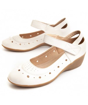 Mocasin de mujer cómodo. Ajuste confortable. Plantilla acolchada. Suela antideslizante. Costuras reforzadas. Fabricado por otras marcas para nuestra marca.