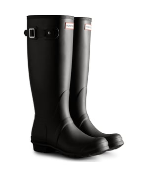 Vervaardigd van FSC®-gecertificeerd natuurrubber uit bossen die onafhankelijk zijn gecontroleerd volgens de normen van de Forest Stewardship Council®. De Hunter Original Tall black Boot is nu geüpdatet met het iconische driekleurige Hunter logo op de rugband.