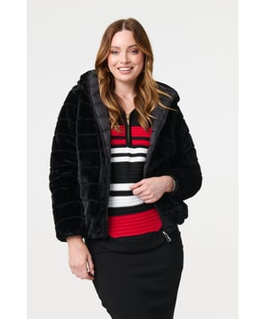 Get twice the use from this reversible jacket! It has a faux fur texture on one side and a smooth material on the other side. The padded puffer material is such to keep you comfortable even in the cold - and the faux fur side is ideal for special occasions thanks to its glamorous look. This must-have jacket also has pockets, a zip fastener and a hood.