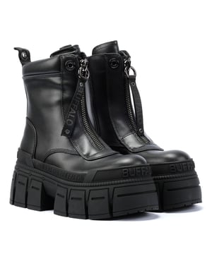 Stiefeletten mit mittelhohem Schaft und stylischem Frontreißverschluss, hergestellt aus veganen und nachhaltigen wasserbasierten Materialien. Mit einer Memory-Schaum-Fußbett für überlegenen Komfort und Unterstützung. Sieben Zentimeter Absatzhöhe