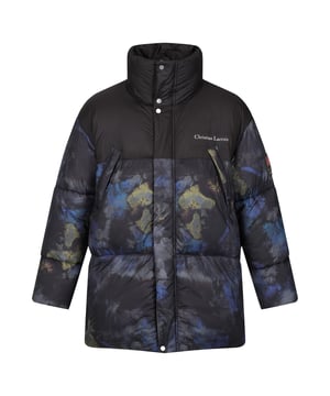 Material: 64% Polyamide, 36% Polyester. Fabric: Baffled, Ripstop, Synthetic Down Touch. Design: Printed. Fabric Technology: Lightweight. Embroidered Detail, Padded, Sleeve Patch. Sleeve-Type: Long-Sleeved. Neckline: Standing Collar. Hood Features: Grown On Hood. Pockets: 2 Chest Pockets, 2 Lower Pockets, Zip, 1 Inner Pocket, Mesh Lined. Fastening: Full Zip, Stud. Hem: Shockcord Hem. Sustainability: Feather-Free.