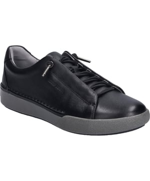 Entdecke den zeitlosen Charme und unvergleichlichen Tragekomfort mit dem Claire 24, einem exquisiten Sneaker von JOSEF SEIBEL, gefertigt aus hochwertigem Rindsleder in elegantem Schwarz. Dieses Modell spiegelt die Perfektion in Passform und Funktionalität wider, ergänzt durch die Verwendung von modernem Komfort und hochwertigen Materialien. Die Sohle in Grau, gefertigt aus TR und Gummi, garantiert Rutschfestigkeit und Strapazierfähigkeit, während die spezielle Strobel Machart eine verbesserte Stabilität durch die Verbindung des Schafts mit der Außen-Zwischensohlenkombination bietet. Dank der Möglichkeit, die Innensohle aus Leder herauszunehmen und durch ein eigenes orthopädisches Fußbett zu ersetzen, erweist sich der Sneaker als ideal für individuelle Bedürfnisse. Die Schnürung sorgt für einen optimalen Halt und unterstreicht das modische Erscheinungsbild, das sich perfekt für Streetwear und Freizeitaktivitäten eignet. Mit dem Claire 24 kann man den ganzen Tag über in der Stadt unterwegs sein, sei es beim Spaziergang durch den Park oder einem entspannten Treffen mit Freunden. JOSEF SEIBEL setzt auf Slow Fashion, um ein langlebiges Produkt zu gewährleisten, das nicht nur durch seine Optik, sondern auch durch seine Funktionalität überzeugt. Ein Damenschuh, der Ästhetik und Bequemlichkeit auf einzigartige Weise vereint.