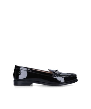 The Snap loafer is crafted from a black leather in a patent style with gunmetal horsebit strap across the foot. The outer side features a gunmetal Triple C logo.