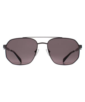 Las gafas de sol Alexander McQueen Aviator Unisex Ruthenium Grey AM0458S son el pináculo de la sofisticación y el estilo. Meticulosamente elaboradas, estas gafas icónicas combinan la elegancia clásica con un toque moderno. La elegante montura metálica, adornada con llamativos detalles metálicos en las patillas, irradia un lujo atemporal. Su silueta de aviador no sólo complementa varias formas de cara, sino que también ofrece protección UV, garantizando tanto el atractivo de la moda como el cuidado esencial de los ojos. Ya sea en la ciudad o en la playa, estas gafas de sol son sinónimo de gusto refinado y artesanía inigualable.