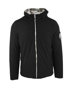Plein Sport gewatteerd zwart jack met handtekeninglogo. Philipp Plein Sport gewatteerd zwart jack met handtekeninglogo. Stijl: UPPS101 99. Grote branding op de rug. Gewatteerde jas, ritssluiting. Voorzakken met ritssluiting