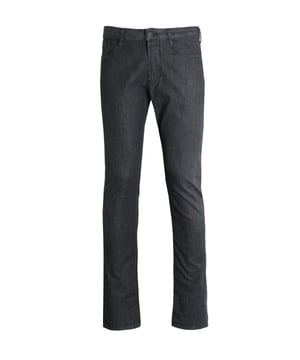 Crafted from premium cotton denim with added stretch in a slim fit, these jeans from Emporio Armani combine a classic five pocket design with updated elements to bring you optimum comfort and style. Rivets have been used at each pocket to reinforce the stitching and add that much-needed durability. Finished with two Emporio Armani logos at the coin pocket and the rear.Slim Fit , Stretch Cotton Denim, Five Pocket Design, Tonal Stitching, Button & Zip Fly Fastening, Emporio Armani Branding. Style & Fit Slim Fit, Fits True to Size. Composition & Care 99% Cotton, 1% Elastane, Machine Wash.