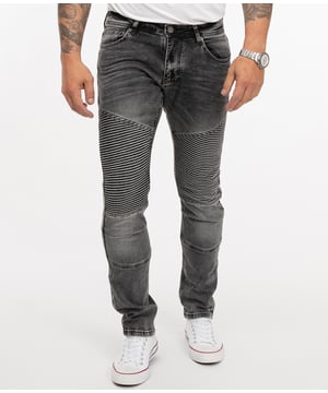 Modebewusste Herren finden bei Rock-Creek trendstarke Slim Fit Jeans, die mit ihrer figurbetonten Passform ein schlankes Bein zaubern. Die Hosen sitzen wie eine zweite Haut und bieten dank Ihres Elasthan-Anteils einen hervorragenden Tragekomfort und viel Bewegungsfreiheit. Noch dazu sehen die Herren Jeans sehr modern aus und können vielfältig kombiniert werden. Sie sind stilvolle Begleiter für das Büro, den Alltag oder die Freizeit und begeistern mit einer erstklassigen Verarbeitung.