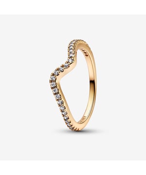 Dieser aufwendige Ring für Frauen von Pandora ist das perfekte Geschenk, um sich selbst oder eine geliebte Person zu verwöhnen. Der Ring besteht aus vergoldetem Metall, ist goldfarben und hat die Größe 56. Er wiegt gramm und hat an der breitesten Stelle eine Breite von 0,55 cm. Der Pandora 'Wave' Damenring aus vergoldetem Metall - Gold 162539C01 wird in einer beeindruckenden Geschenkbox geliefert und hat eine zwei Jahre gültige Garantie.