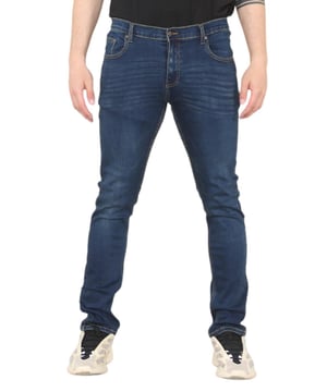 MYT Heren skinny-fit stretchjeans. Binnenbeenlengte 32 inch. Deze skinny fit jeans benadrukt je beste vorm en comfort en is voorzien van betere stretchtechnologie. 2 achterzakken, 2 voorzakken en één muntzakje. Knoopsluiting, merkknopen en klinknagels. Taillelabel van PU-leer met merklogo. Gemaakt van zeer comfortabele hyperstretch denimstof.