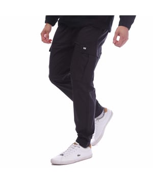 Heren Weekend Offender Ontario Pocket Pants in zwart.- Intern trekkoord.- Zijzakken.- Kniezakken aan de zijkant.- Klepzakken aan de achterkant.- Merk op zak.- Omgeslagen enkels.- Cargo stijl.- Normale pasvorm.- 100% Katoen.- Ref: WOSWP503B
