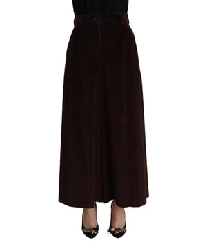 Prachtig gloednieuw met etiketten  
Gemaakt in Italië  
98% katoen en 2% elastaan  
Regular fit  
Bordeaux kleur  
Ritssluiting en knoopsluiting  
Dolce & Gabbana logo details  
Materiaal: 98% Katoen 2% Elastaan