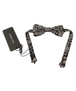 Absoluut prachtig 100% authentiek gloednieuw met tags Dolce & Gabbana vlinderdas
  Kleine metalen sluiting in de vorm van een haak aan de achterkant
  Exclusieve Dolce & Gabbana collectie
  Kleur: Veelkleurig met bloemmotief
  Model: Gebonden
  Materi