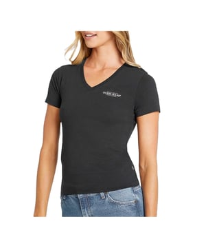 T-Shirt Guess American Femme Noir Baumwolle. Authentisches Kleidungsstück der Marke Guess - Streetwear/Sportswear-Design von Guess - Guess für Frauen, modisch und perfekt für den Alltag - Das schwarze T-Shirt von Guess lässt sich ideal mit dem Rest Ihrer Garderobe kombinieren - bequeme Baumwollqualität - klassisch - amerikanisch -