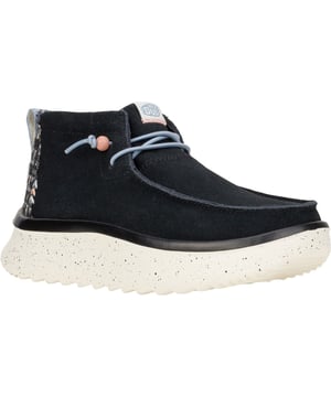 Recept voor een perfecte herfstdag: appelflappen, een knapperend haardvuur, 'lil baby pompoenen en deze laarzen. Voeg een snufje memory foam toe. Een scheutje EVA-zolen. Een dot suède. En een berg back-in-style platforms.