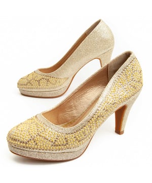 High-heeled shoes for women. Comfortable fit. Manufactured by other brands for our brand. Approximate measurements: 8 cm heel.