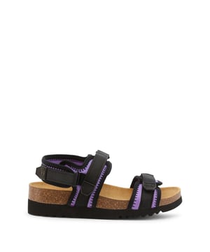 Collectie: Lente/Zomer  
Geslacht: Vrouw  
Type: Sandalen  
Bovenwerk: stof  
Binnenvoering: stof  
Zool: rubber  
Hakhoogte cm: 4  
Platformhoogte cm: 2,5  
Details: enkelbandje, ronde neus, klittenbandsluiting, Gelactiv, Bioprint, Memory Cushion