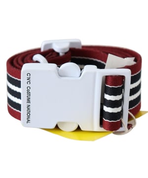 100% authentiek CNC COSTUME NATIONAL riem met streeppatroon
  Gemaakt van 100% katoen/canvas materiaal
  Zwarte rode en witte kleuren
  Logo details
  Vervaardigd in Italie