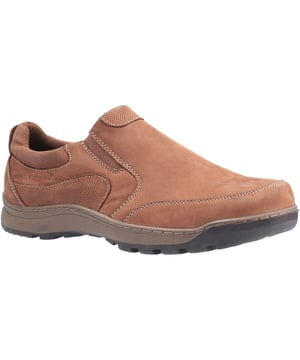 Heren slip-on schoen voor ontspannen dagelijkse styling. Comfortabele afgeronde schortteen. Memory Foam voetbed. Gewatteerde kraag. Dubbele elastische gussets.