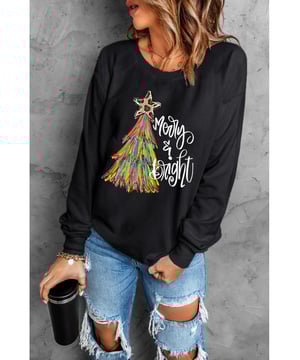 Crew
  neck sweatshirt
  Festive Christmas tree graphic
  Made from soft and comfortable material
  Perfect for all
  day wear
  Ideal for cozy nights by the fire
Size on Tag: S
