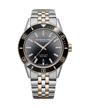 Dit Raymond Weil Heren horloge beschikt over een Automatisch binnenwerk. De kast (42 mm mm) is vervaardigd uit RVS (Zilverkleurig) en heeft een Saffierglas. De band is Zilverkleurig RVS. Dit horloge uit de Raymond Weil Freelancer reeks is een mooi en tijdloos geschenk. Verras jezelf of iemand anders met dit cadeau. Bovendien geniet u hierbij van 2 jaar garantie tegen alle fabricagefouten.