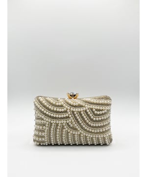 Colour: Gold
Material: Beaded Polyester Lining: Polyester
Size: 19.5—10.5—6cm
Care: Wipe Clean only
