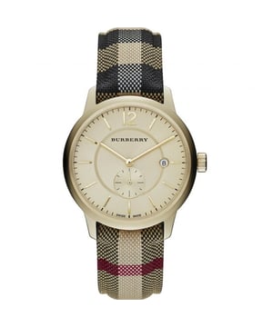 Introducing the Burberry BU10001 The Classic Horseferry Gold Men's Watch. This luxurious 40mm timepiece features a polished gold-tone stainless steel case and a sophisticated gold dial. The matching bracelet ensures both style and comfort, while water resistance up to 50 metres adds practicality.