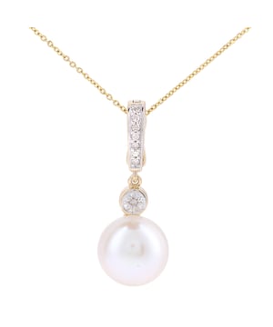 9K (375) White Gold: 2.5gr; # Diamond: 0.05ct; # Cultured Pearl: 6.64 ct