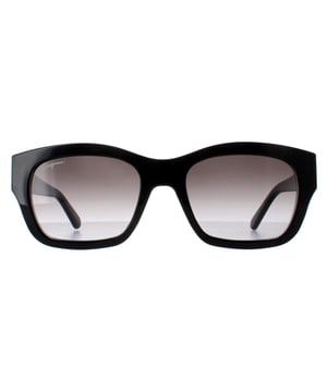 Las gafas de sol Salvatore Ferragamo SF1012S 001 negro gris degradado estÃ¡n meticulosamente elaboradas con los mejores materiales. Encarnan la elegancia atemporal y el lujo moderno. La elegante montura de acetato estÃ¡ adornada con el emblemÃ¡tico logotipo de Salvatore Ferragamo, sÃ­mbolo de artesanÃ­a y estilo impecables. Con su diseÃ±o de gran tamaÃ±o y sus elegantes lentes, estas gafas de sol destilan glamour sin esfuerzo, al tiempo que proporcionan una protecciÃ³n UV esencial.