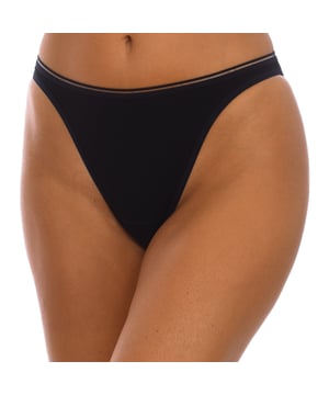 Panties Janira.
 Adaptable panty style.
 Narrow front and wide back.
 Thin elastic waist.
 Decorative embroidered details.
 Comfortable and breathable microfiber fabric.
 Seams seen in tone.
 Composition: 90% Cotton, 10% Elastane
 Care:
-Wash at a maximum temperature of 30º.
 -Do not use bleach.
 -Do not use an iron.
 -Do not use dryer.
 -Do not dry clean.