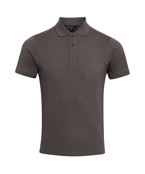 Dubbel piquettebreiwerk. Gemakkelijk te onderhouden stof. Coolplus wicking garen. Afwerking. Vouw- en krimpbestendig. Snel drogen. Semi-geïnstalleerd. Gebreide gebonden kraag en manchetten. Drie zelfkleurige knoopsluiting. Zijpanelen. WRAP gecertificeerde productie. Materialen: 100% Coolplus polyester.