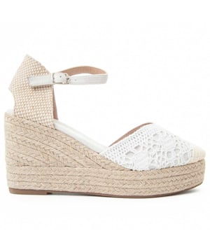 Espadrilles mit Keilabsatz für Damen. Gepolsterte Innensohle. Bequemes Tragegefühl. Rutschfeste Sohle. Verstärkte Nähte. Hergestellt von anderen Marken für unsere Marke. Ungefähr Maße: 10 cm Keil und 3 cm Plattform.