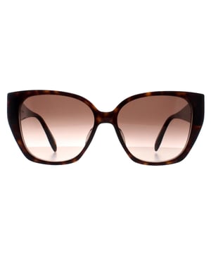 Las gafas de sol Alexander McQueen Cat Eye Womens Dark Havana Brown Gradient AM0284S son el punto de encuentro entre la innovación y la elegancia. Estas gafas de sol redefinen las gafas de lujo con sus monturas atrevidas y geométricas elaboradas con materiales de alta calidad. Encarnando la estética característica de la marca, la elegante silueta se acentúa con intrincados detalles metálicos, mostrando la inigualable atención al detalle de McQueen. Las lentes degradadas no sólo ofrecen una excelente protección UV, sino que también añaden un toque de misterio y atractivo a cualquier conjunto. Eleva tu estilo con las gafas de sol Alexander McQueen AM0284S, el accesorio definitivo para quienes se atreven a destacar entre la multitud.
