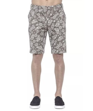 Bermudas para hombre.
  Confeccionado en tejido de algodon verde.
  Diseno estampado.
  Cierre con gancho y cremallera.
  Bolsillos laterales.
  Bolsillos traseros ribeteados.