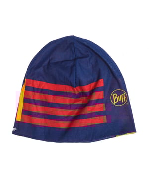 Gorro Reversible Buff.
Gorro casual, versátil y adaptable a todas tus necesidades.
Complemento ideal para proteger del frio.
Espíritu eco, diseño BUFF y tecnología avanzada para deporte o el día a día.
Reversible y con gráficos de la marca.
 Medidas: 23 x 21 cm.
 Composición: 100% Poliéster.
 Cuidados:
Lavar a mano.
No utilizar lejía.
Utilizar plancha temperatura máxima 110º.