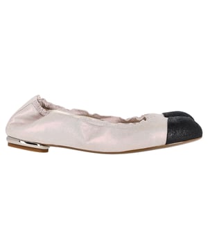 VINTAGE, RRP AS NEW
Step into elegance and comfort with the Chanel CC Cap Toe Scrunch Ballet Flats - a fashionable and practical choice for any occasion. The light pink canvas and black cap toes create a striking contrast, while the CC logo adds a touch of luxury. The scrunch style allows for a snug and flexible fit, so you can dance the night away or run errands with ease. These flats are the perfect combination of style and comfort, ensuring that you always look and feel your best.

Chanel CC Cap Toe Scrunch Ballet Flats in Pink Canvas
Condition: Excellent
Signs of wear: No visible sign of wear. No Mark at insole.,  Very light mark at soles.
Packaging: Dust bag
Color: Pink
Material: Canvas
Size: EU37 / US7
Measurements: Insole length: 280
SKU: NAPPUGBSH370107W