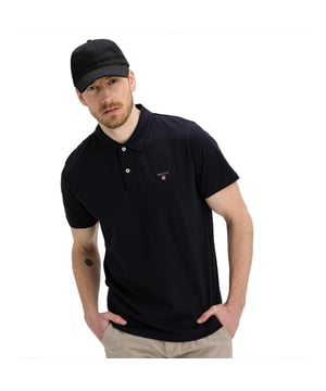 These Original Mens Designer Short Sleeve Gant Polos feature the brands Logo, a Contrasting Trim and a Button-Down Collared Neckline. Crafted With 100% Cotton, these Lightweight and breathable Regular Fit Polos are Suitable for Casual or Workwear.