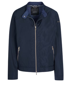 100% Polyester; Geox Jacke ;  Modell: W0220LT2506F4386;  Hochwertig verarbeitet;  Zwei Einschubtaschen mit Reißverschluss;  Reißverschluss und Druckknopf;  Geox Logodetails