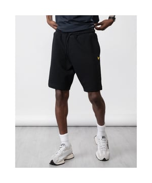 Die Lyle & Scott Men's Sweat Shorts sind ein ganzjähriges Grundnahrungsmittel für jeden Mann. Lässige Shorts für Männer für harte Workouts oder zum Abhängen. Sie bestehen aus 100 % Baumwolle, sind leicht und atmungsaktiv und verfügen über zwei Seitentaschen, eine aufgesetzte Gesäßtasche und einen elastischen Bund mit verstellbarem Kordelzug.

Leicht & Atmungsaktiv
Elastischer Bund mit verstellbarem Kordelzug
Normale Passform
Seitentaschen und eine aufgesetzte Gesäßtasche
Unterschrift Lyle & Scott Branding