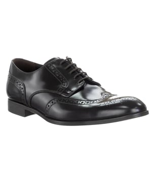 Emporio Armani X4C542XO023-00002-5 Every man should keep in his closet a pair of elegant black mocassins like these, they are a staple piece.