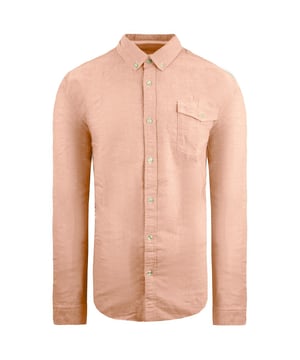 La camisa Scotch & Soda Regular Fit Oxford Men's Long Sleeve Peach Shirt (Estilo: 144153 2142) es una adición versátil y elegante a su guardarropa. Estas son las principales características de esta camisa de moda para hombre:

 Tejido Oxford:  La camisa está confeccionada en tejido Oxford, conocido por su durabilidad y su aspecto ligeramente texturizado. Ofrece un aspecto clásico y atemporal.

 Corte normal:  Diseñada con un corte regular, esta camisa proporciona una sensación cómoda y no restrictiva para el uso diario.

 Manga larga: Con mangas largas, esta camisa es adecuada para diversas condiciones climáticas y se puede vestir de forma elegante o informal para diferentes ocasiones.

 Cierre abotonado: El cierre abotonado frontal permite llevar la camisa fácilmente y ajustarla al estilo que prefiera, por lo que resulta adecuada tanto para eventos informales como semiformales.

 Color melocotón: La camisa está disponible en color melocotón, que añade un toque de vitalidad y estilo a su atuendo. Este color es versátil y combina bien con diversas partes de abajo.

 Tejido de calidad:  Scotch & Soda es conocido por el uso de materiales de alta calidad, lo que garantiza que esta camisa sea cómoda y transpirable para llevarla durante todo el día.

 Estilo versátil:  El color melocotón y el tejido Oxford hacen que esta camisa sea versátil, permitiéndote llevarla con vaqueros, chinos o pantalones de vestir para una gran variedad de ocasiones.

 Marca Scotch & Soda:  El logotipo de la marca o los detalles de la marca pueden estar sutilmente incorporados en el diseño, reflejando el compromiso de Scotch & Soda con la calidad y el estilo.

 Uso diario:  Esta camisa es adecuada para el día a día, ofreciendo una opción cómoda y a la moda para diversas actividades, desde el trabajo hasta las reuniones sociales.