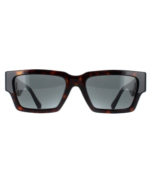 Las gafas de sol Versace VE4459 108/87 dark havana dark grey combinan lujo y estilo a la perfecciÃ³n, con una atrevida montura de acetato adornada con el inconfundible emblema de Versace Medusa. Con una excelente protecciÃ³n UV, estas lentes no sÃ³lo protegen tus ojos, sino que tambiÃ©n ofrecen una claridad excepcional. Desde paseos por la playa hasta eventos de alto nivel, estas gafas de sol combinan a la perfecciÃ³n moda y funcionalidad. VersÃ¡tiles y atemporales, complementan sin esfuerzo cualquier atuendo, mostrando la impecable artesanÃ­a de Versace y su compromiso con la elegancia.