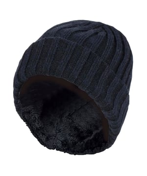 Voel je behaaglijk en behaaglijk in deze beanie in Open Road-stijl. Houd het hoofd en de oren van je kind warm in deze gewreven wintermuts! Ideaal voor sneeuwsportactiviteiten of een leuk spelletje sneeuwballengevechten, deze jongenshoed is gemaakt van Heat Holders Heatweaver-isolatie, een pluche, bontachtige thermo voering die de hoeveelheid warme lucht maximaliseert die dicht bij de huid wordt gehouden. Heat Holders staan ​​bekend om hun speciaal ontwikkelde thermisch garen dat hoogwaardige isolatie biedt tegen kou met superieure vochtademende eigenschappen. De rekbare constructie vormt zich rond de natuurlijke vorm van het hoofd voor een verbeterde pasvorm, warmte en ultiem comfort. Deze hoed heeft een geribbelde omslagmanchet waardoor de maat van de hoed gemakkelijk kan worden aangepast voor een goede pasvorm. Voor een behaaglijke pasvorm biedt deze hoed een slappe pasvorm die elke winteroutfit kan complimenteren! Of je nu op zoek bent naar een muts voor je kind om naar school te dragen, of voor elke dag, deze casual muts voor jongens heeft een op breiwerk geïnspireerd ontwerp dat superzacht aanvoelt! Deze hoed is verkrijgbaar in 3 kleuren, variërend van Black, Marine en Pebble Melange. Deze hoed is beschikbaar in 7-10 jaar.