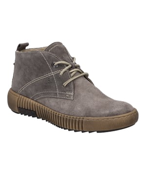 In de herfst en winter zit u goed geadviseerd met onze alledaagse enkellaarsjes pour Damen - Maren 02. Deze enkellaars is vervaardigd uit fijn kalfsleer en is daardoor bijzonder stevig. de vetersluitingzorgt voor een stevige grip in de schoen. Zodat je voeten op ijzige dagen aangenaam warm zijn, hebben we slipper gevoerd met pluche. Het Maren 02-model is uitgerust met een verwisselbaar binnenzool. De fabricagemethode van AGO staat voor robuuste schoenen met een zeer hoge pasvormstabiliteit. Met de G-breedte schoen is de enkellaars Maren 02 zeer comfortabel. Vooral in de vrije tijd – met onze alledaagse metgezel ga je je weg.