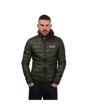 Emporio Armani EA7 Small Logo Bubble Jacket voor heren in de kleur groen.- Capuchon.- Ritssluiting over de gehele lengte.- Open zakken op de handen.- Elastische manchetten aan de armsgaten van de capuchon en aan de mouwen.- Contrasterende EA7 logo op de borst.- Regular fit.- Materiaal: 100% polyamide. Vulling: 90% witte eendendons 10% witte eendenveren - Ref: 8NPB02P29Z1845