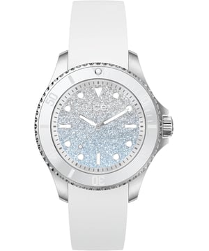 Diese Ice Watch Ice Steel - Lo White Blue Analog Uhr für  Damen ist das perfekte Accessoire zum tragen oder verschenken. Ihr Silber 35 mm Rund Gehäuse kombiniert mit dem bequemen Weiß Armband aus  Silikon garantiert, dass Sie diese atemberaubende Uhr kompromisslos genießen werden. Angetrieben von einem hochwertigen Quarz Uhrwerk und wasserdicht bis 10 bars, läuft Ihre Uhr stets weiter. Diese Uhr mit einem superweichen Silikonarmband verleiht all Ihren Outfits einen Hauch von lebendigem Stil! Diese Analoguhr verfügt über eine Kalenderfunktion: Datum, leuchtende Zeiger und leuchtende Zahlen. Diese hochwertige Uhr hat ein Weiß Silikon Band ( 19 cm Länge und 16 mm Breite) mit einer Dornschließe Gehäusedurchmesser: 35 mm,Gehäuse Höhe: 11 mm, Gehäusefarbe: Silber, Zifferblattfarbe: Blau